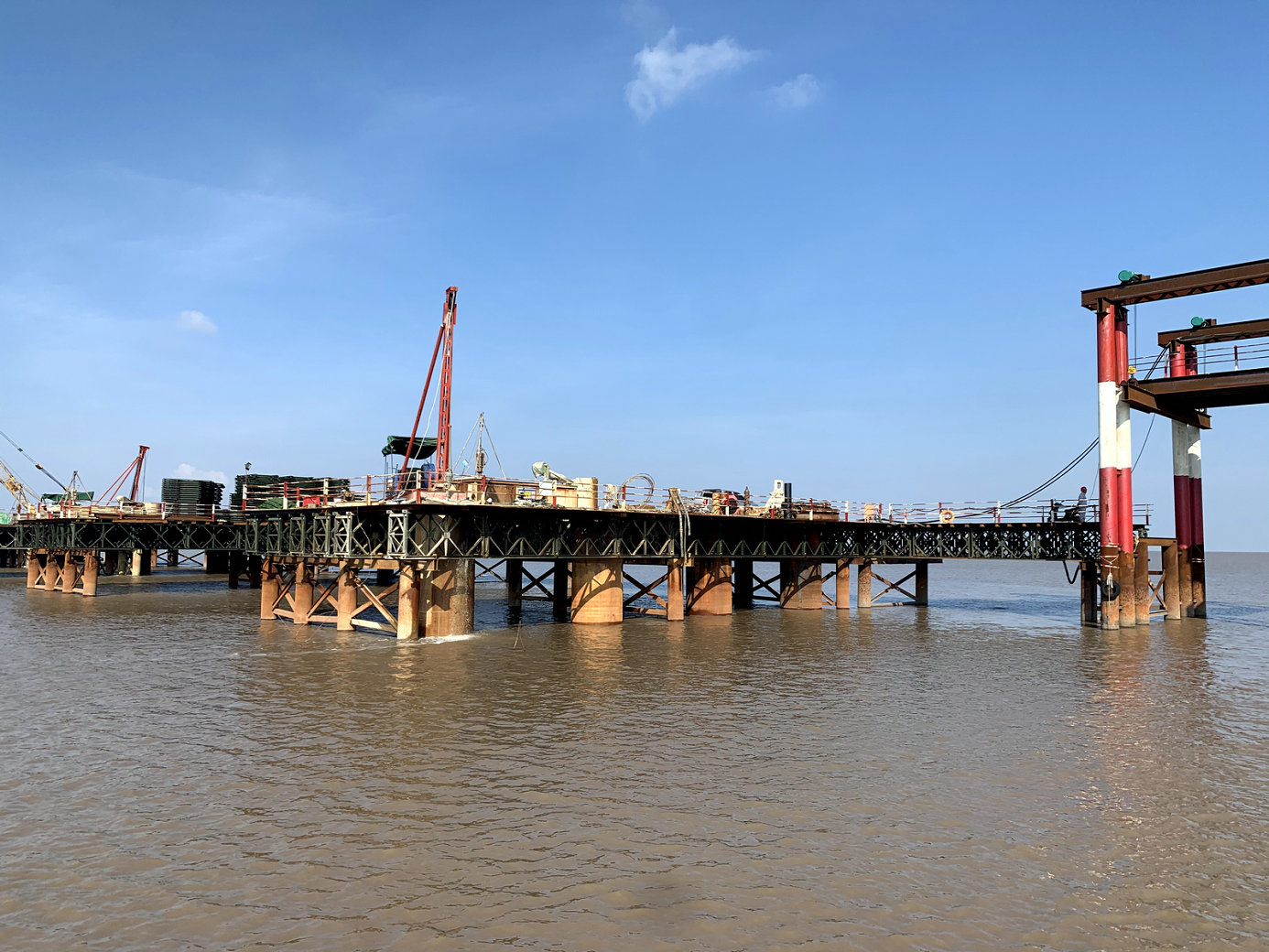 海上施工平臺(tái)、支棧橋、主棧橋